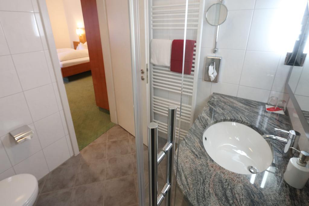 Hotel-Restaurant Roter Ochsen Lauchheim Room photo